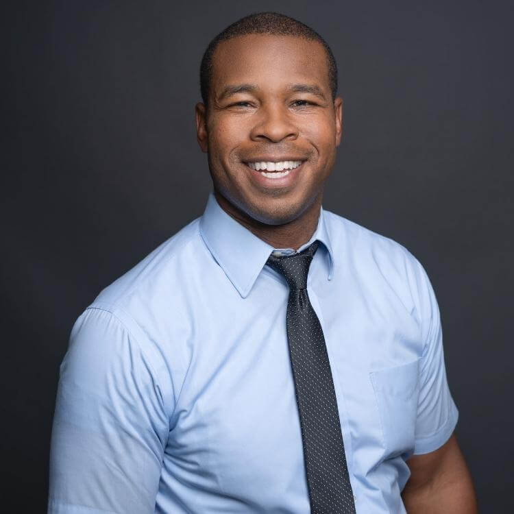 casual executive headshot example