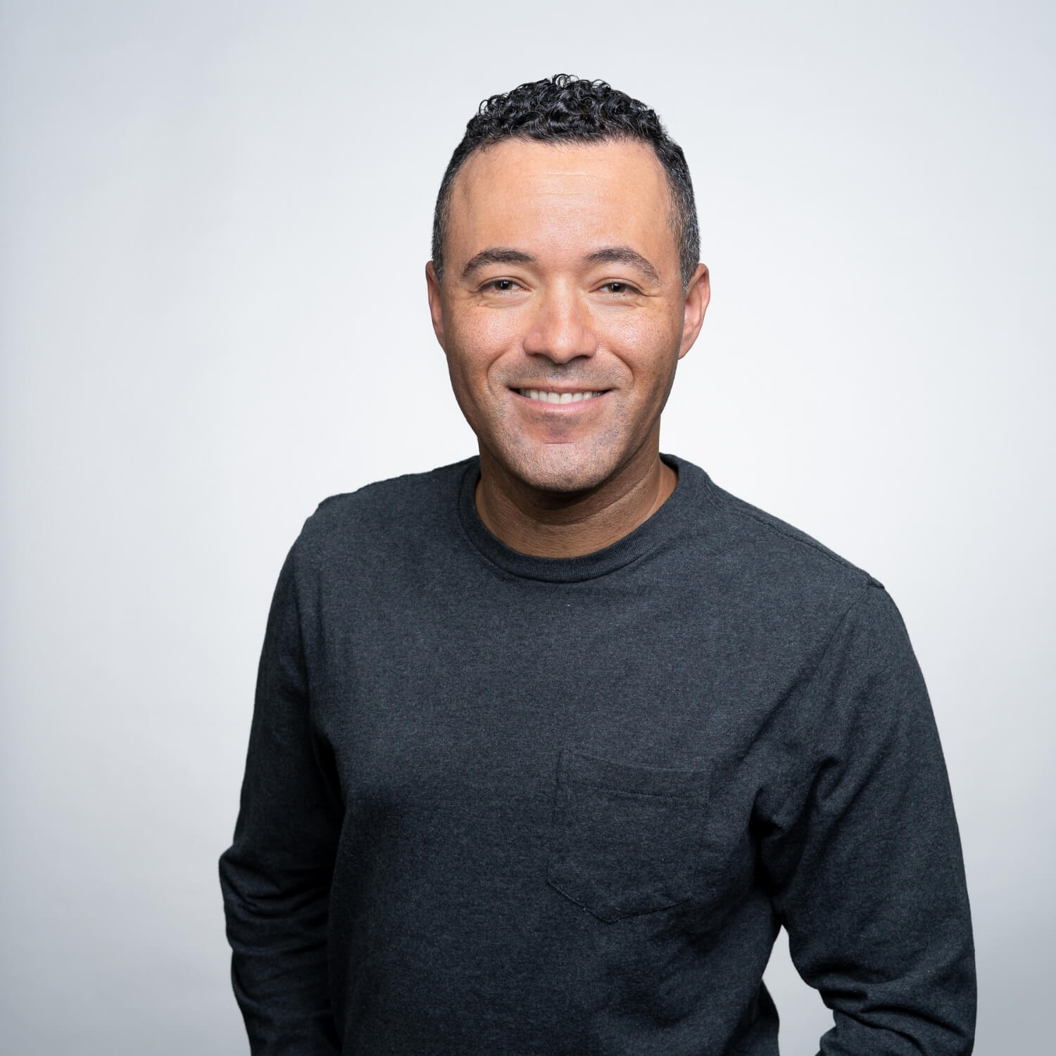 casual CEO headshot